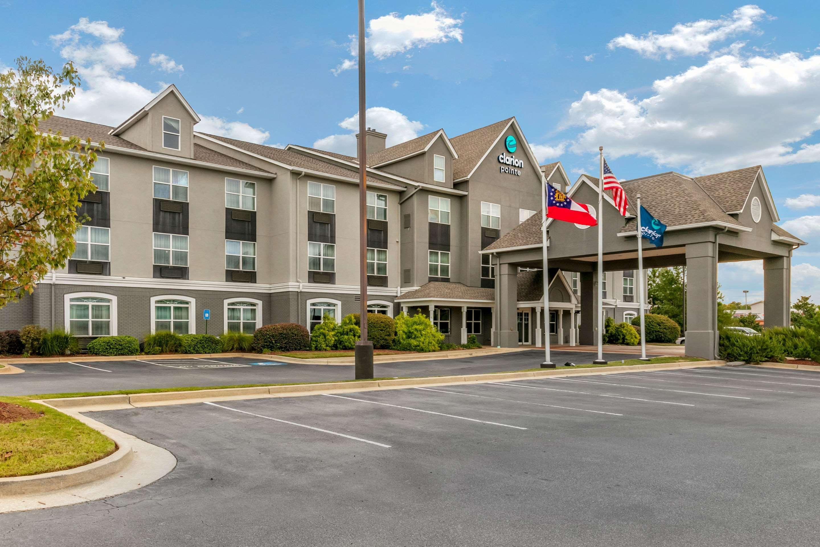 فندق Clarion Pointe Columbus-Bradley Park المظهر الخارجي الصورة