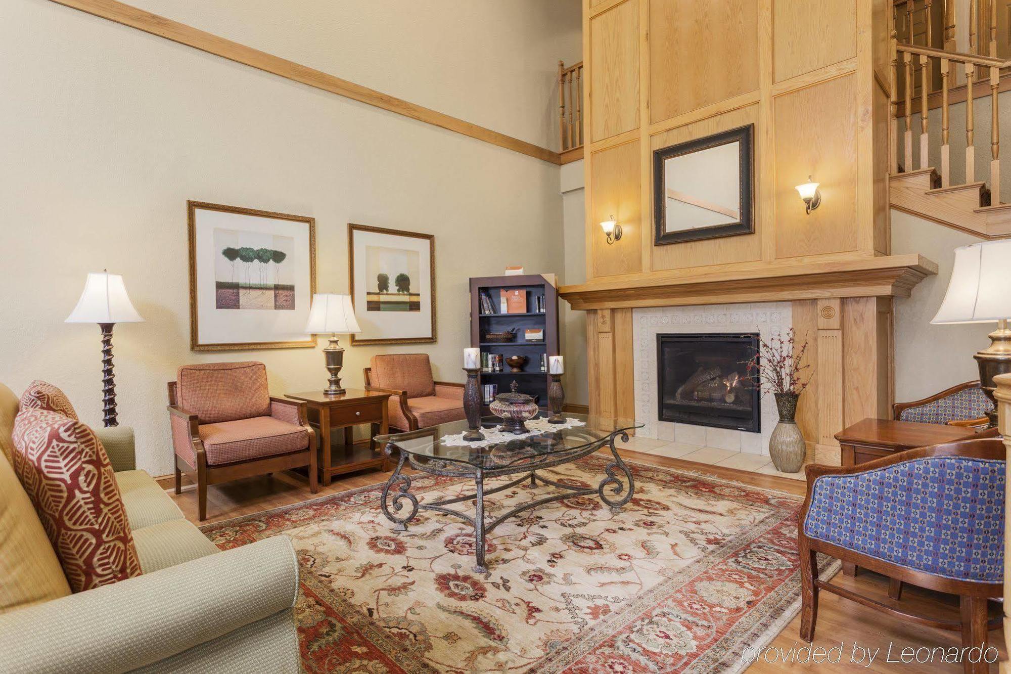 فندق Clarion Pointe Columbus-Bradley Park المظهر الخارجي الصورة