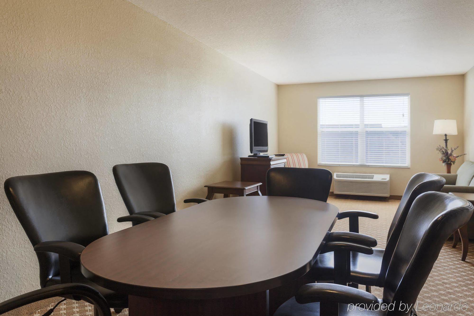 فندق Clarion Pointe Columbus-Bradley Park المظهر الخارجي الصورة