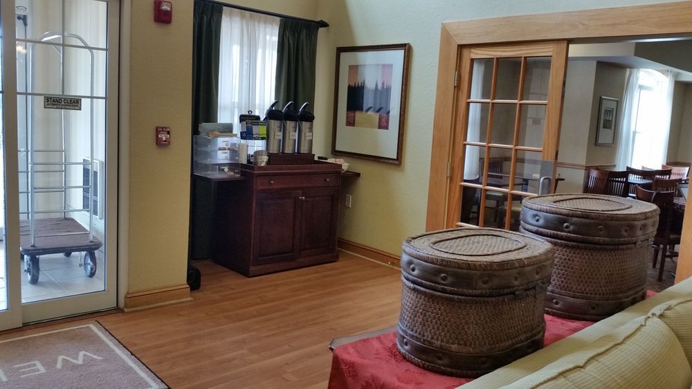 فندق Clarion Pointe Columbus-Bradley Park المظهر الخارجي الصورة