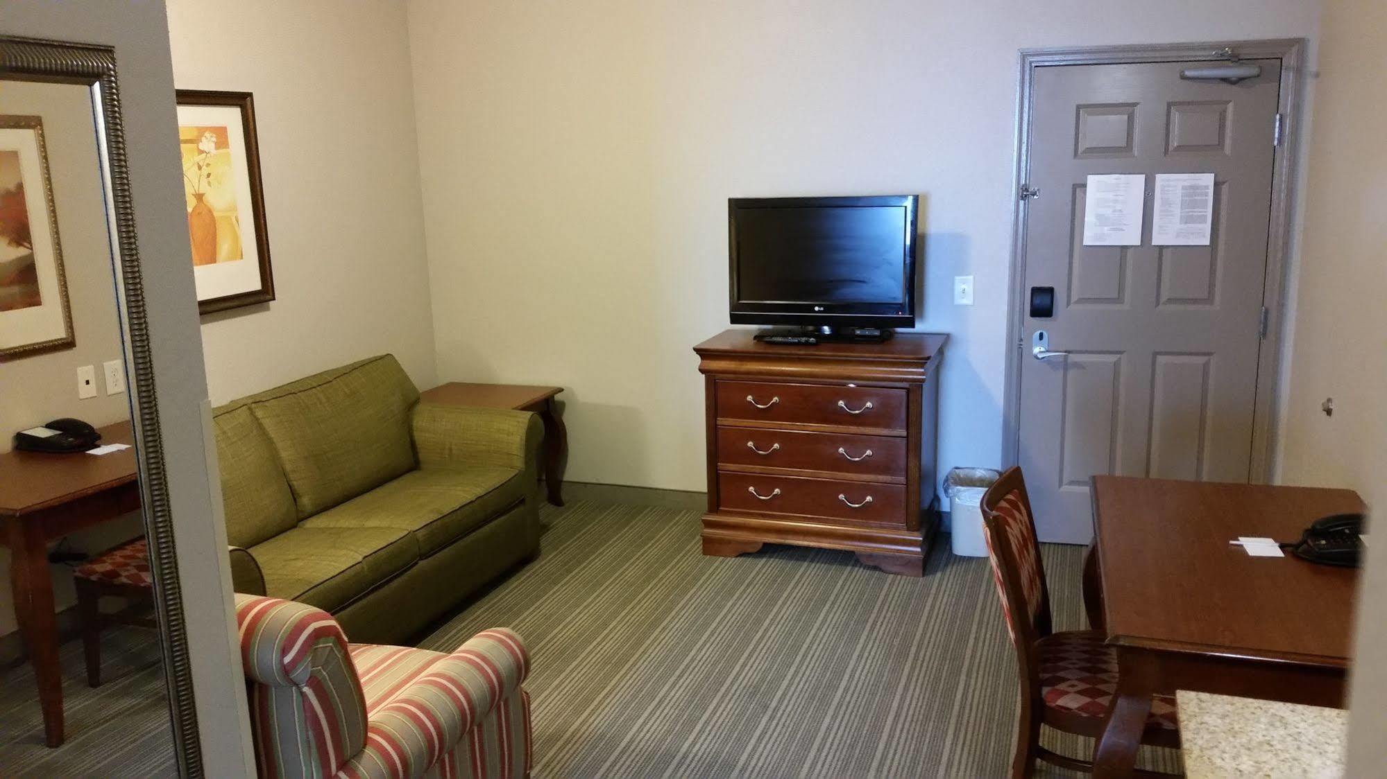 فندق Clarion Pointe Columbus-Bradley Park المظهر الخارجي الصورة
