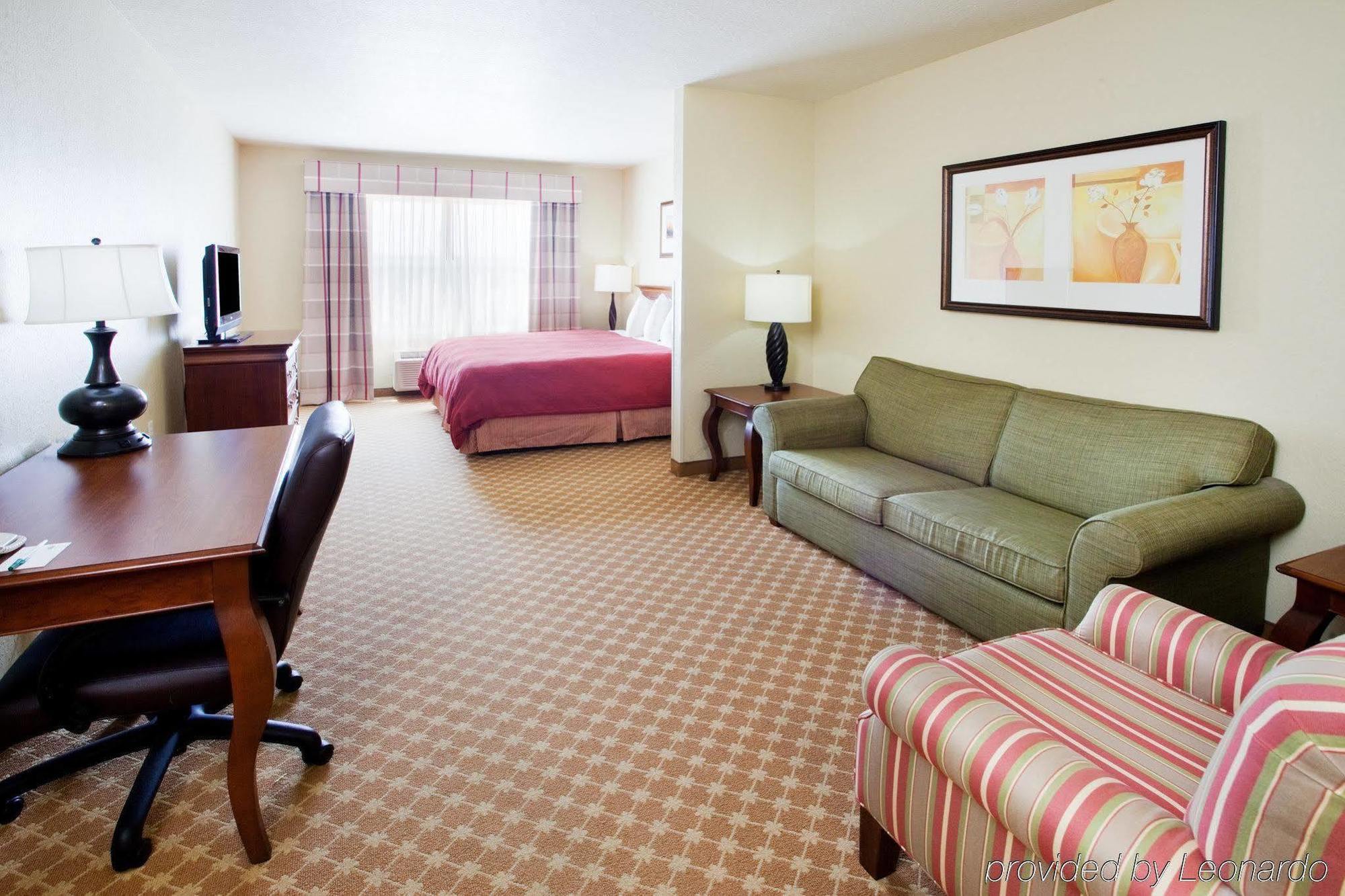 فندق Clarion Pointe Columbus-Bradley Park الغرفة الصورة