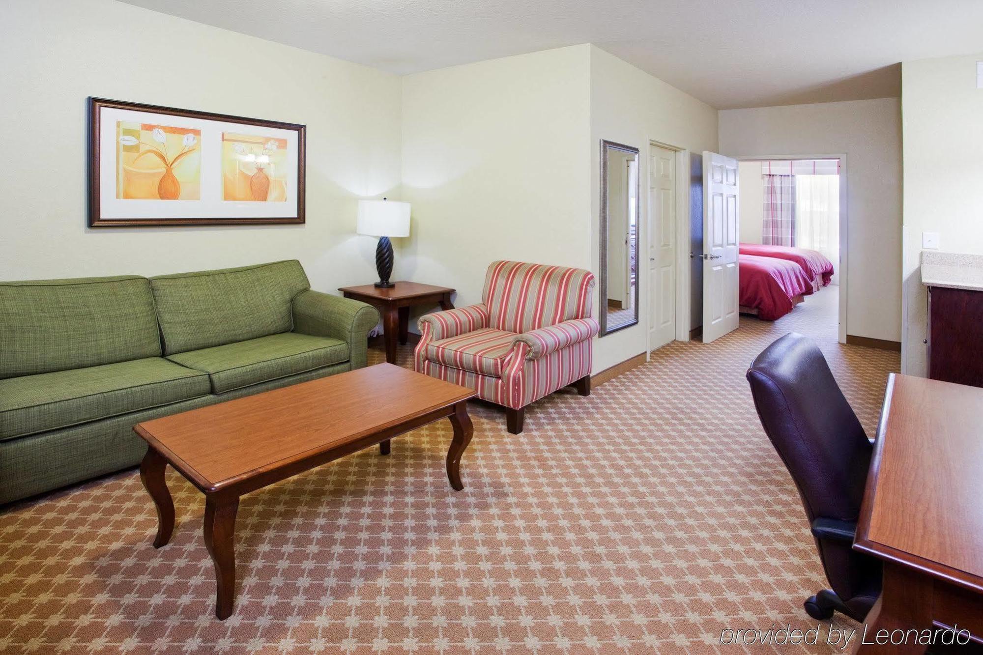 فندق Clarion Pointe Columbus-Bradley Park المظهر الخارجي الصورة